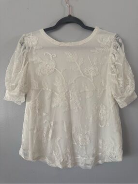 Kim & Cami White Floral Embroidered Sheer Mesh Puff Sleeve Top M